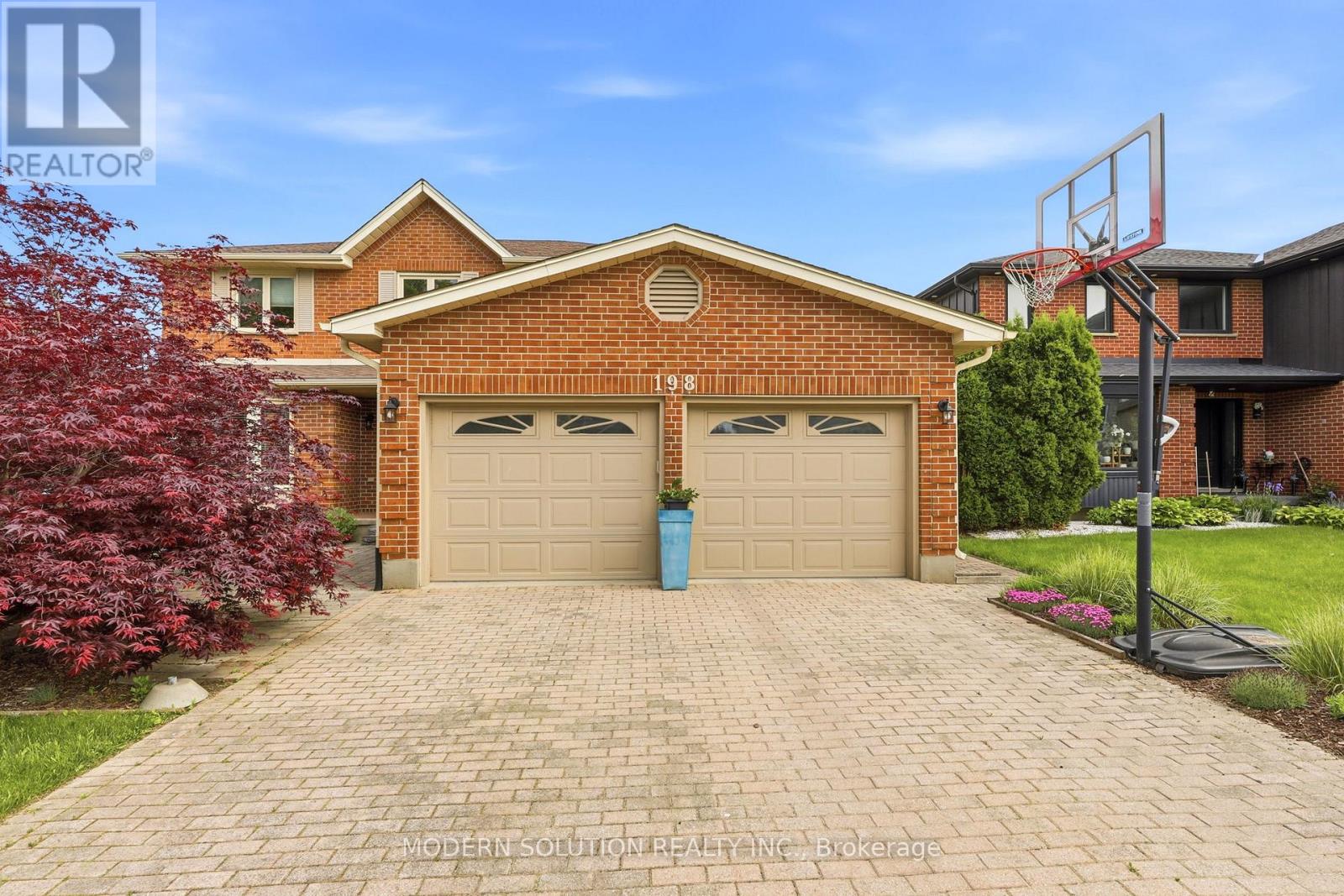 198 PINE VALLEY DRIVE, London South, Ontario