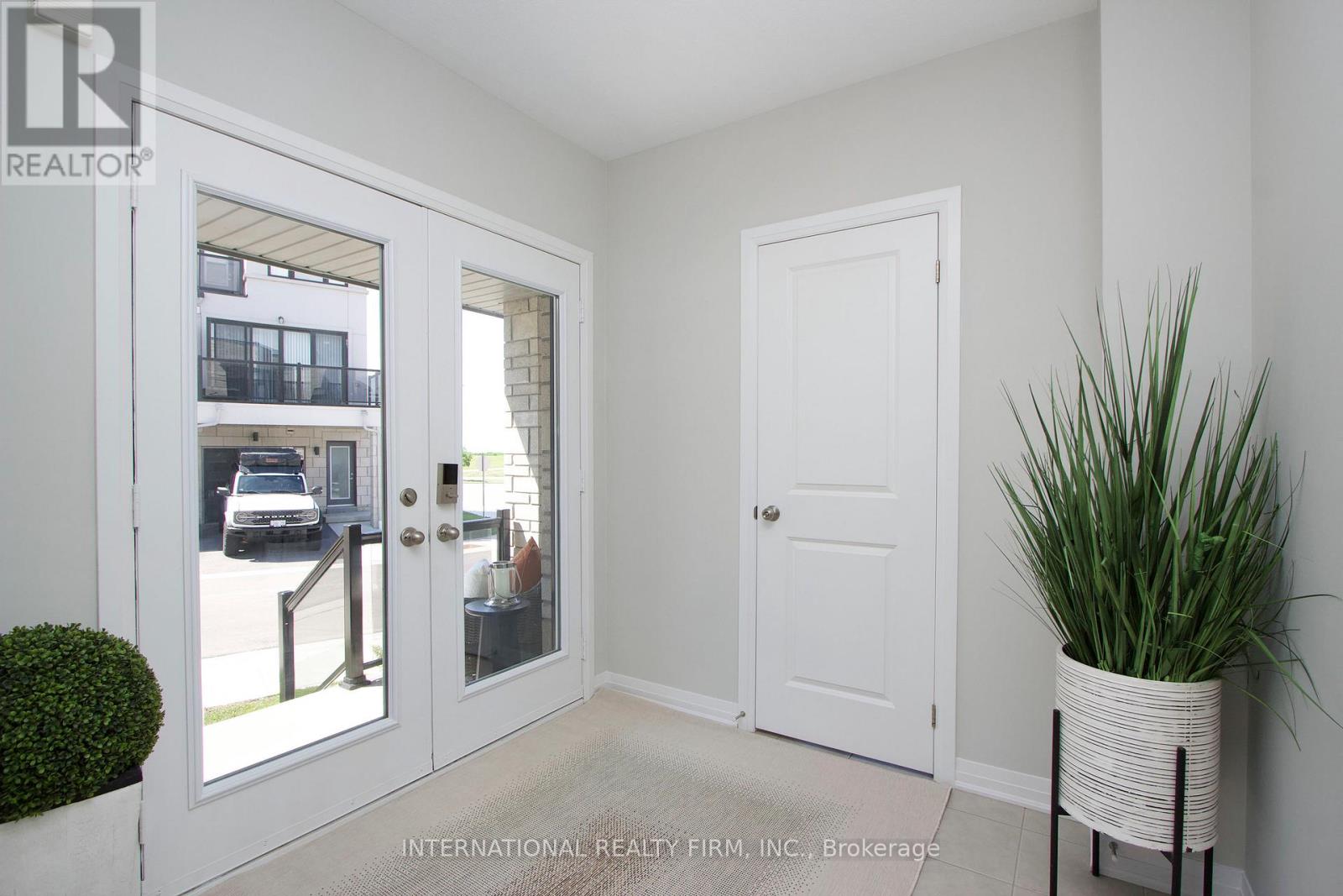 11 Caspian Square, Clarington, Ontario  L1C 7G3 - Photo 7 - E13217566