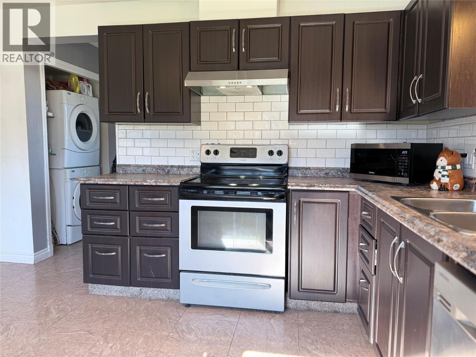 917 4a Street S, Cranbrook, British Columbia  V1C 1J3 - Photo 7 - 10370376