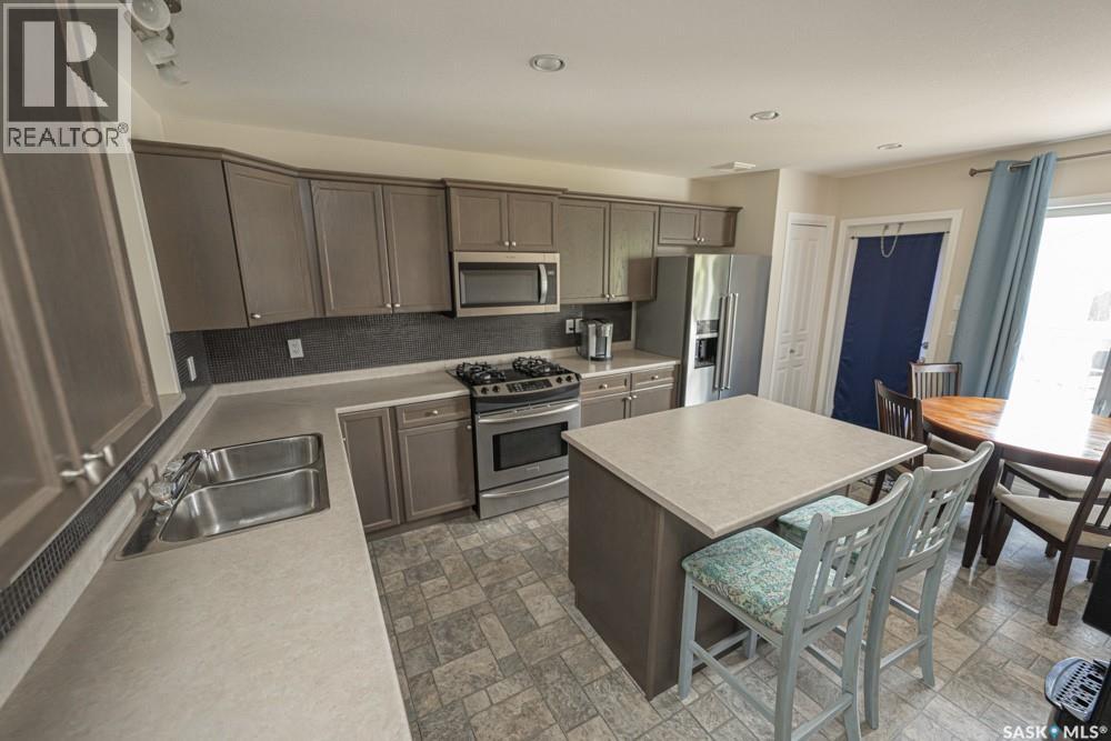 363 Levalley Cove, Saskatoon, Saskatchewan  S7T 0H5 - Photo 7 - SK037655