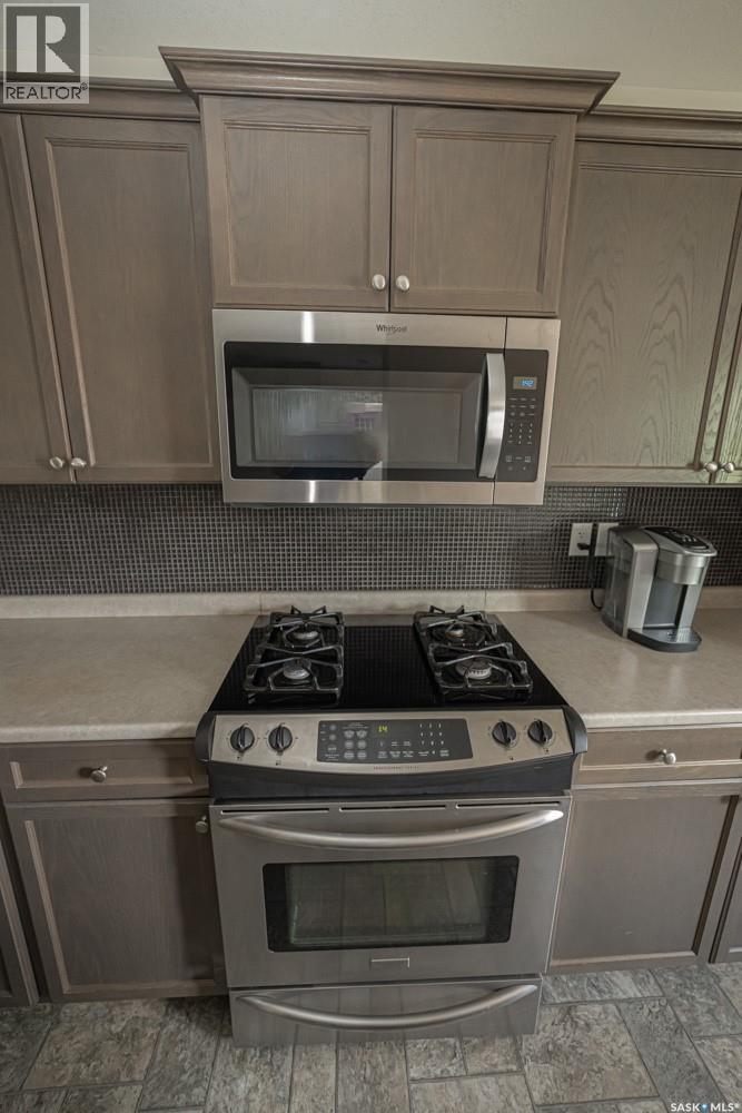 363 Levalley Cove, Saskatoon, Saskatchewan  S7T 0H5 - Photo 9 - SK037655