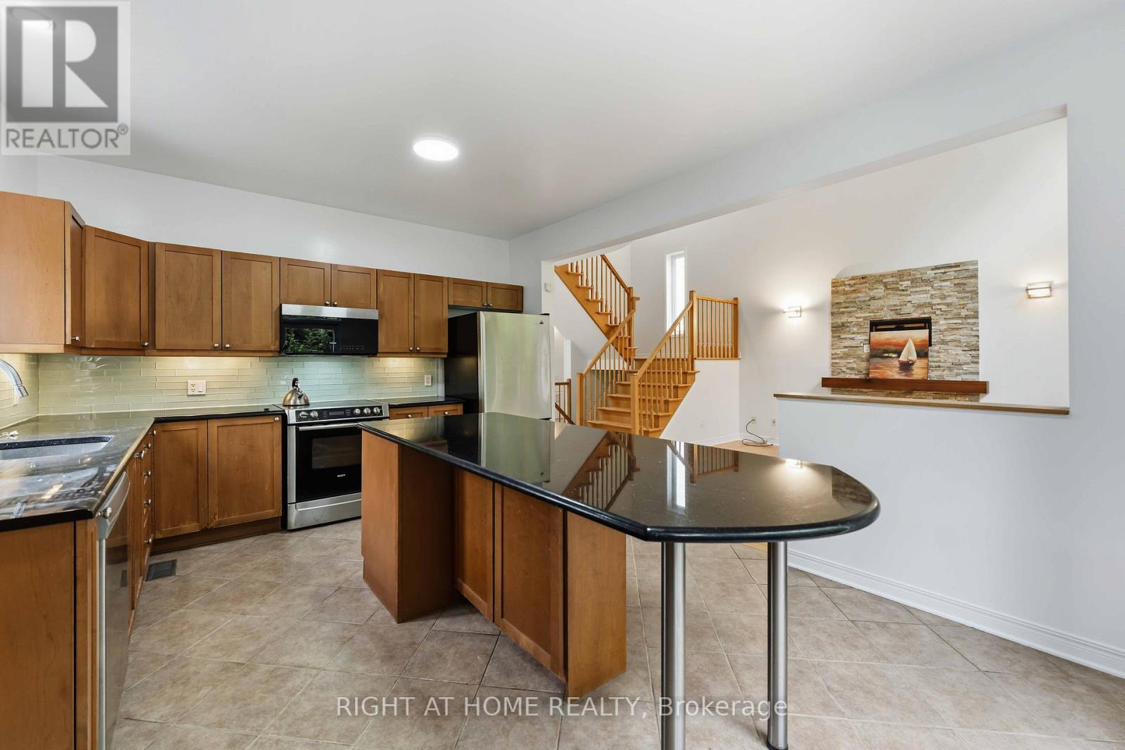 281 Goldridge Drive, Ottawa, Ontario  K2T 1H4 - Photo 10 - X13217982