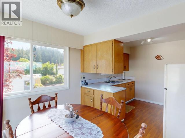 3730 Selkirk Ave, Powell River, British Columbia  V8A 3C1 - Photo 11 - 19913