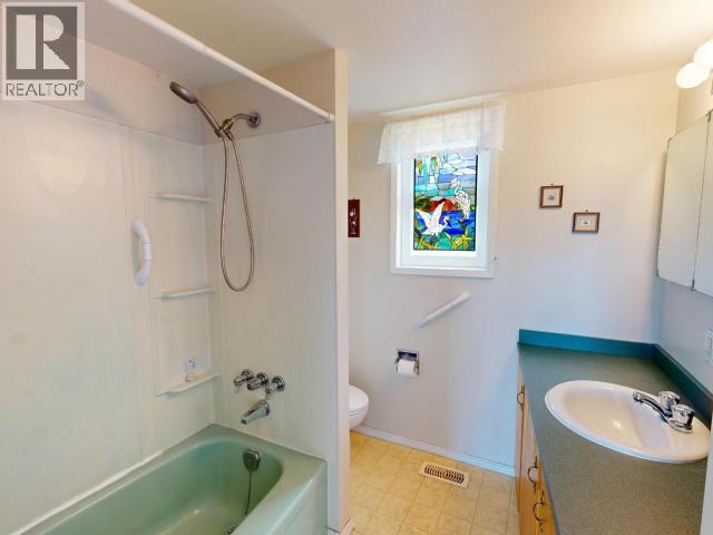 3730 Selkirk Ave, Powell River, British Columbia  V8A 3C1 - Photo 16 - 19913