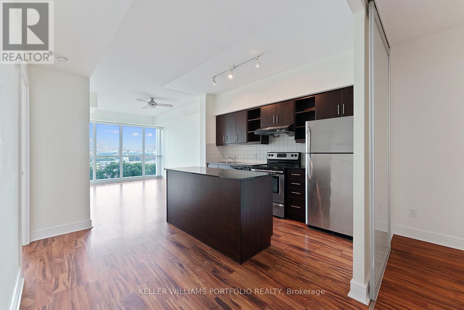 910 - 35 Brian Peck Crescent, Toronto, Ontario  M4G 4J7 - Photo 4 - C13217976