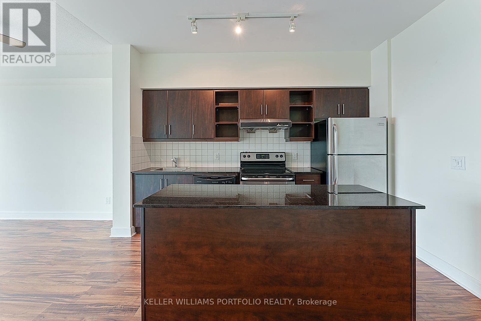 910 - 35 Brian Peck Crescent, Toronto, Ontario  M4G 4J7 - Photo 8 - C13217976