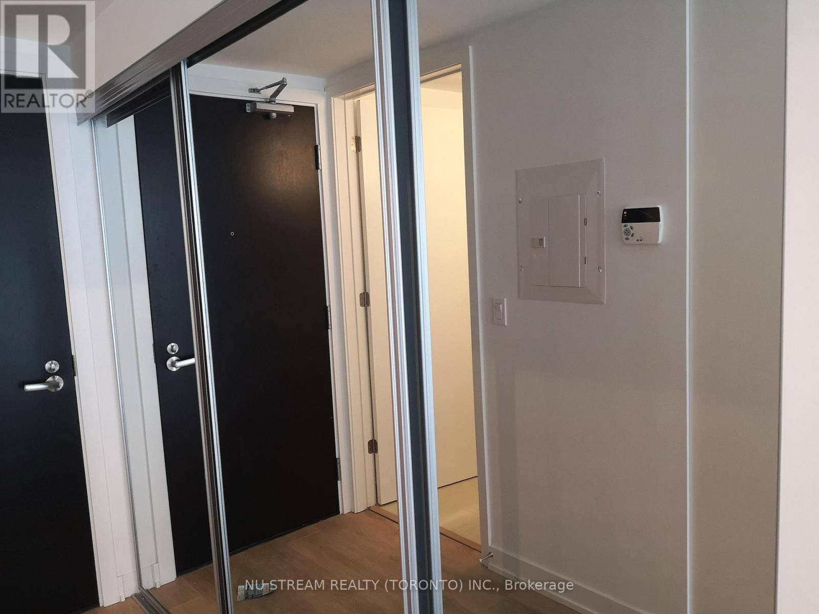 2504 - 501 Yonge Street, Toronto, Ontario  M4Y 0G8 - Photo 5 - C13217986