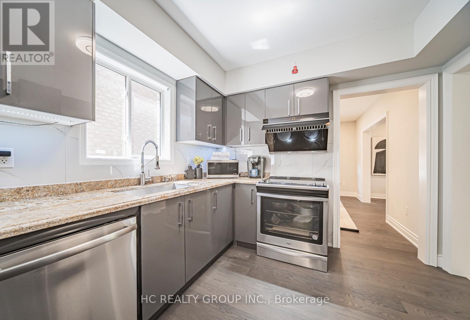 483 Menczel Crescent, Newmarket, Ontario  L3X 2P6 - Photo 16 - N13217104