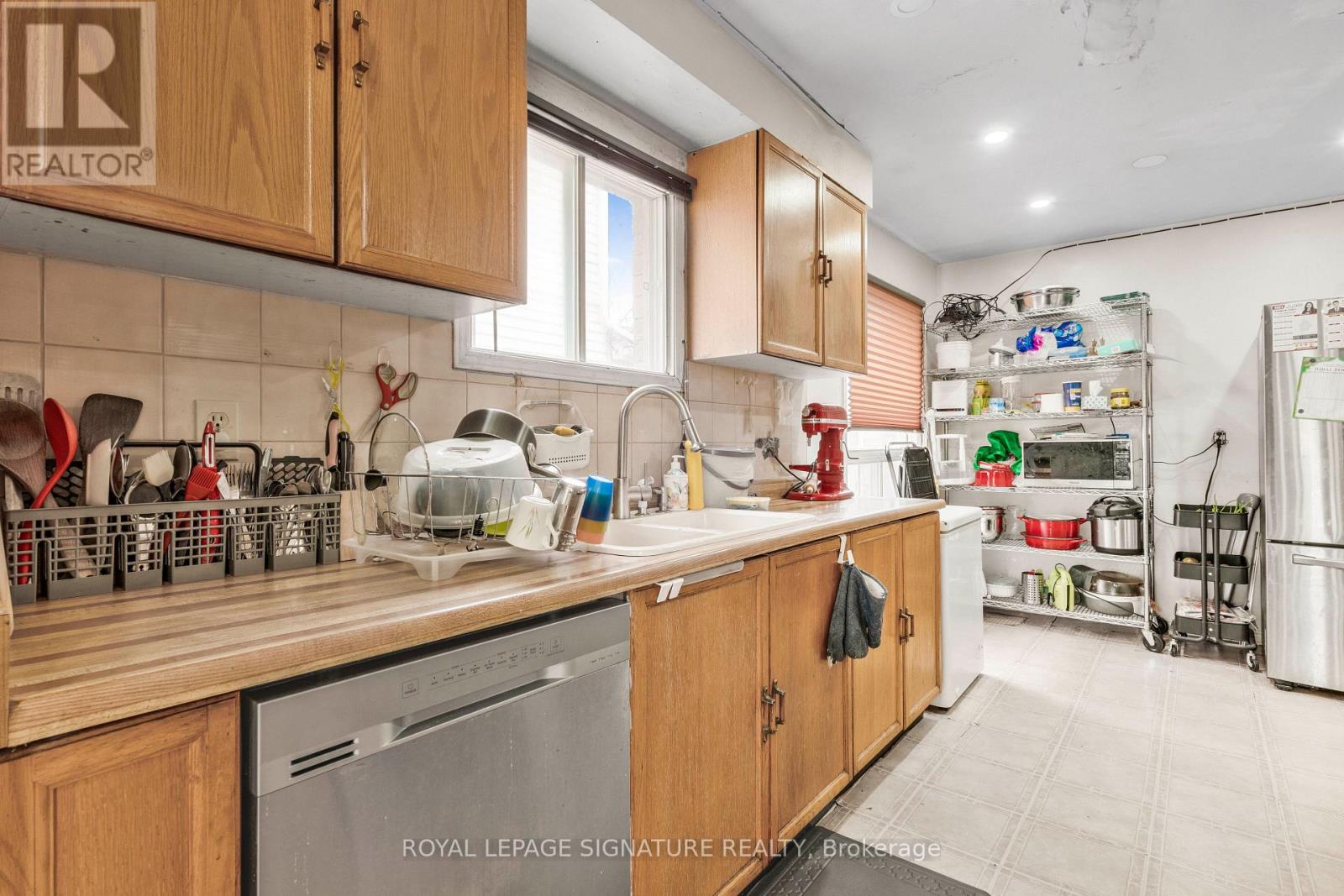 1405 Anton Square, Pickering, Ontario  L1V 5T5 - Photo 13 - E13218016