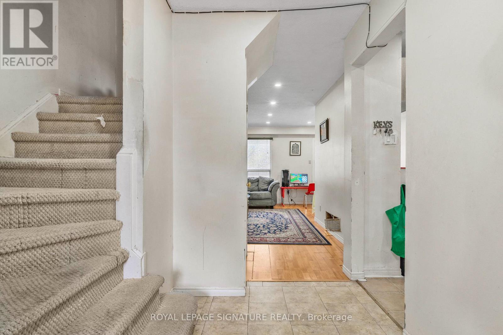 1405 Anton Square, Pickering, Ontario  L1V 5T5 - Photo 6 - E13218016