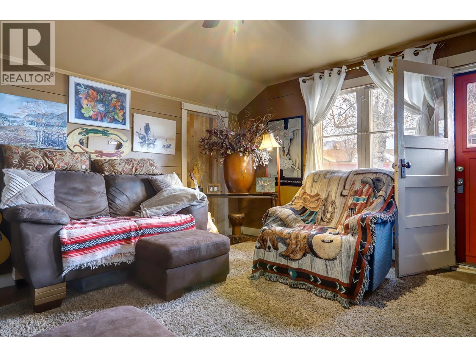 4204 34 Street, Vernon, British Columbia  V1T 5Y4 - Photo 6 - 10388828