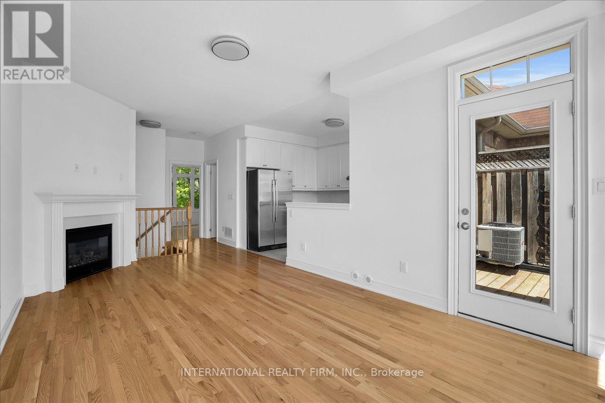 2014 Lakeshore Road W, Mississauga, Ontario  L5J 1J8 - Photo 11 - W13217974