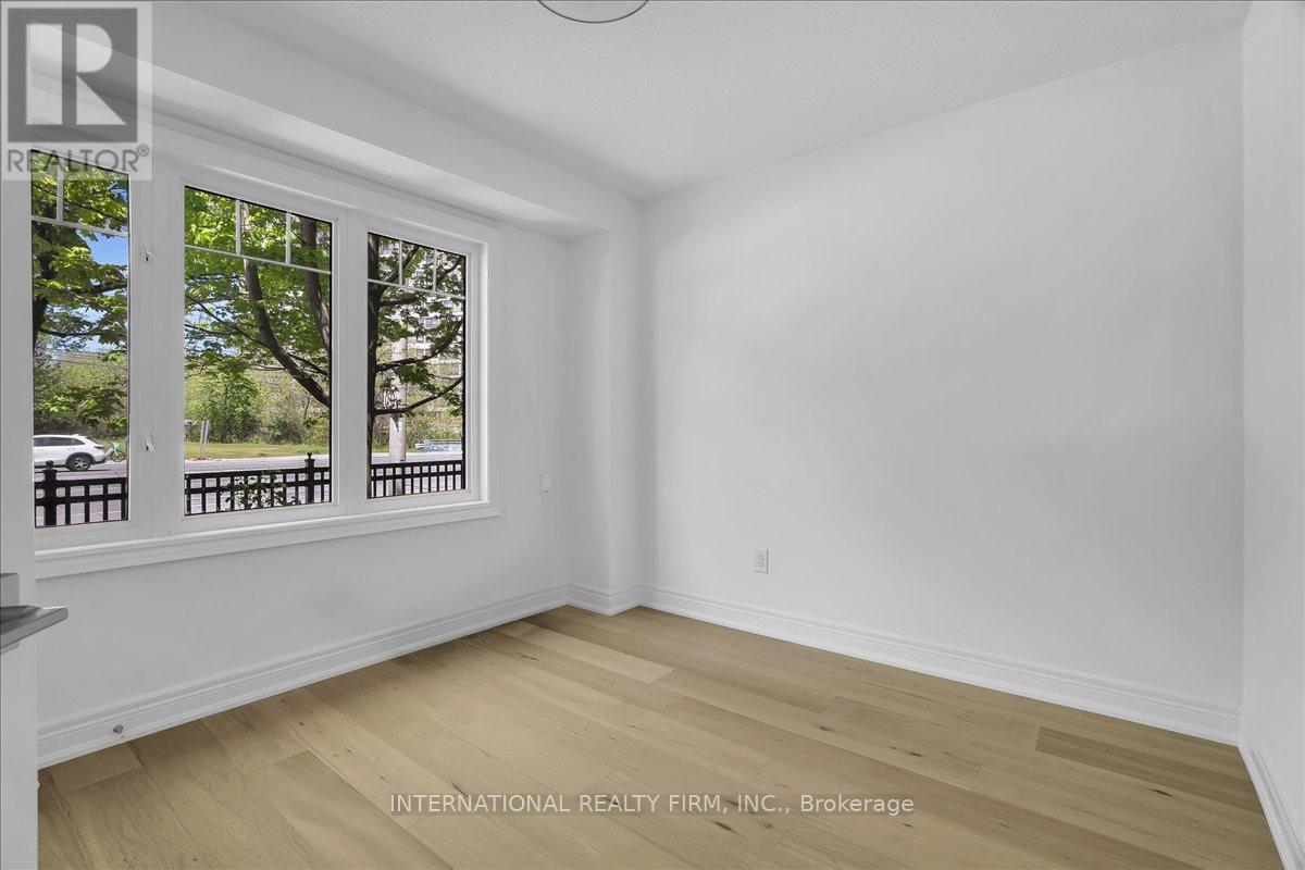 2014 Lakeshore Road W, Mississauga, Ontario  L5J 1J8 - Photo 24 - W13217974