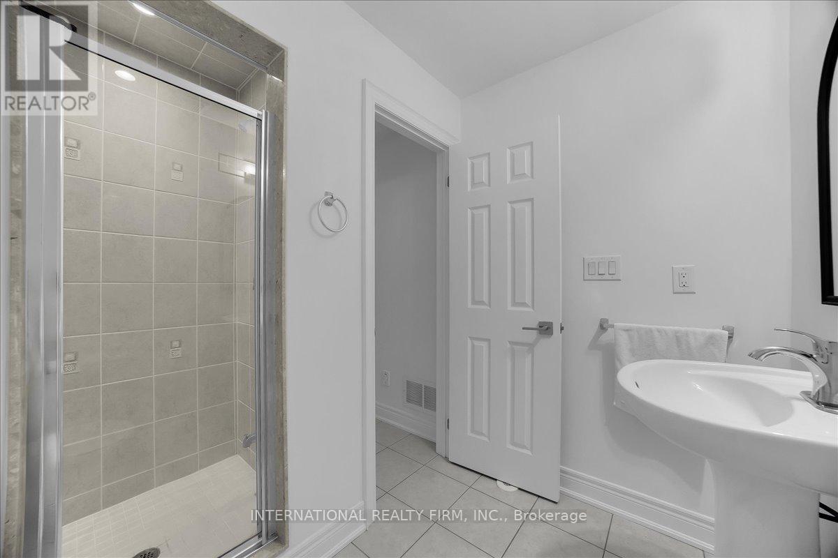 2014 Lakeshore Road W, Mississauga, Ontario  L5J 1J8 - Photo 28 - W13217974
