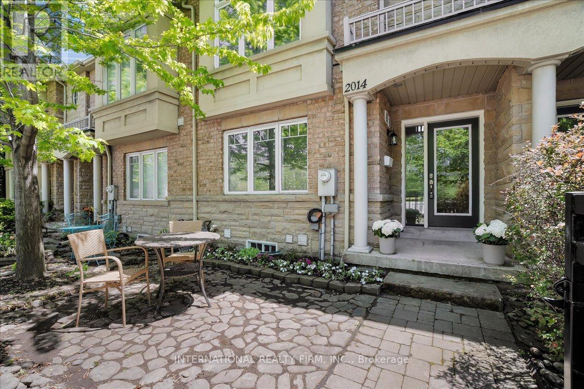 2014 Lakeshore Road W, Mississauga, Ontario  L5J 1J8 - Photo 4 - W13217974