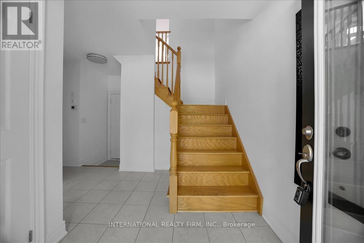 2014 Lakeshore Road W, Mississauga, Ontario  L5J 1J8 - Photo 6 - W13217974