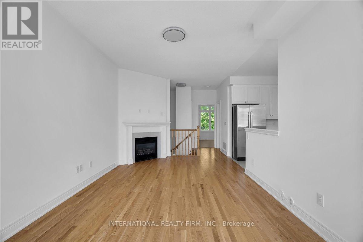 2014 Lakeshore Road W, Mississauga, Ontario  L5J 1J8 - Photo 9 - W13217974