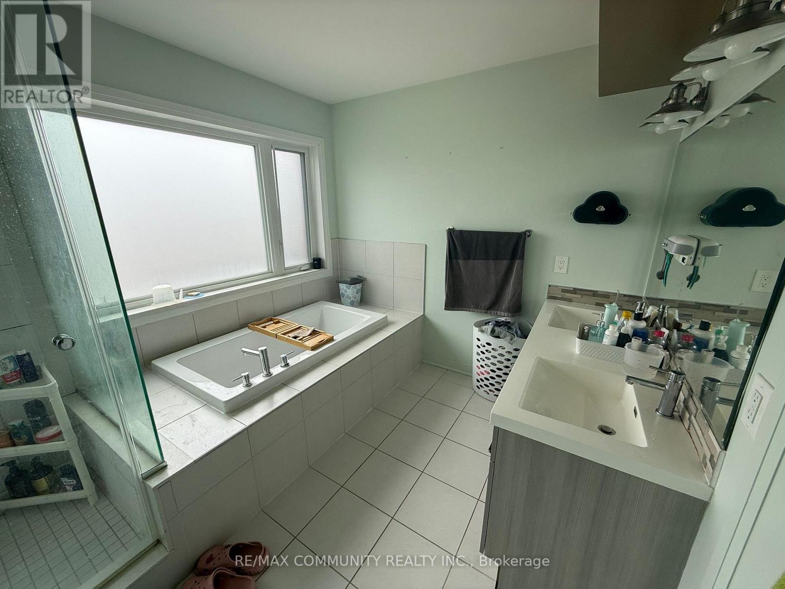 46 Sarah Jackson Crescent, Toronto, Ontario  M3K 0B6 - Photo 16 - W13218012