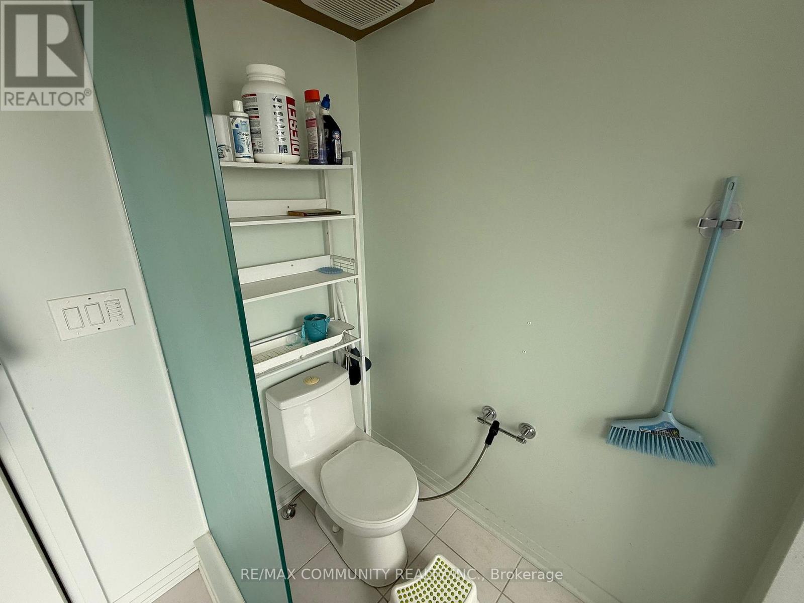 46 Sarah Jackson Crescent, Toronto, Ontario  M3K 0B6 - Photo 17 - W13218012