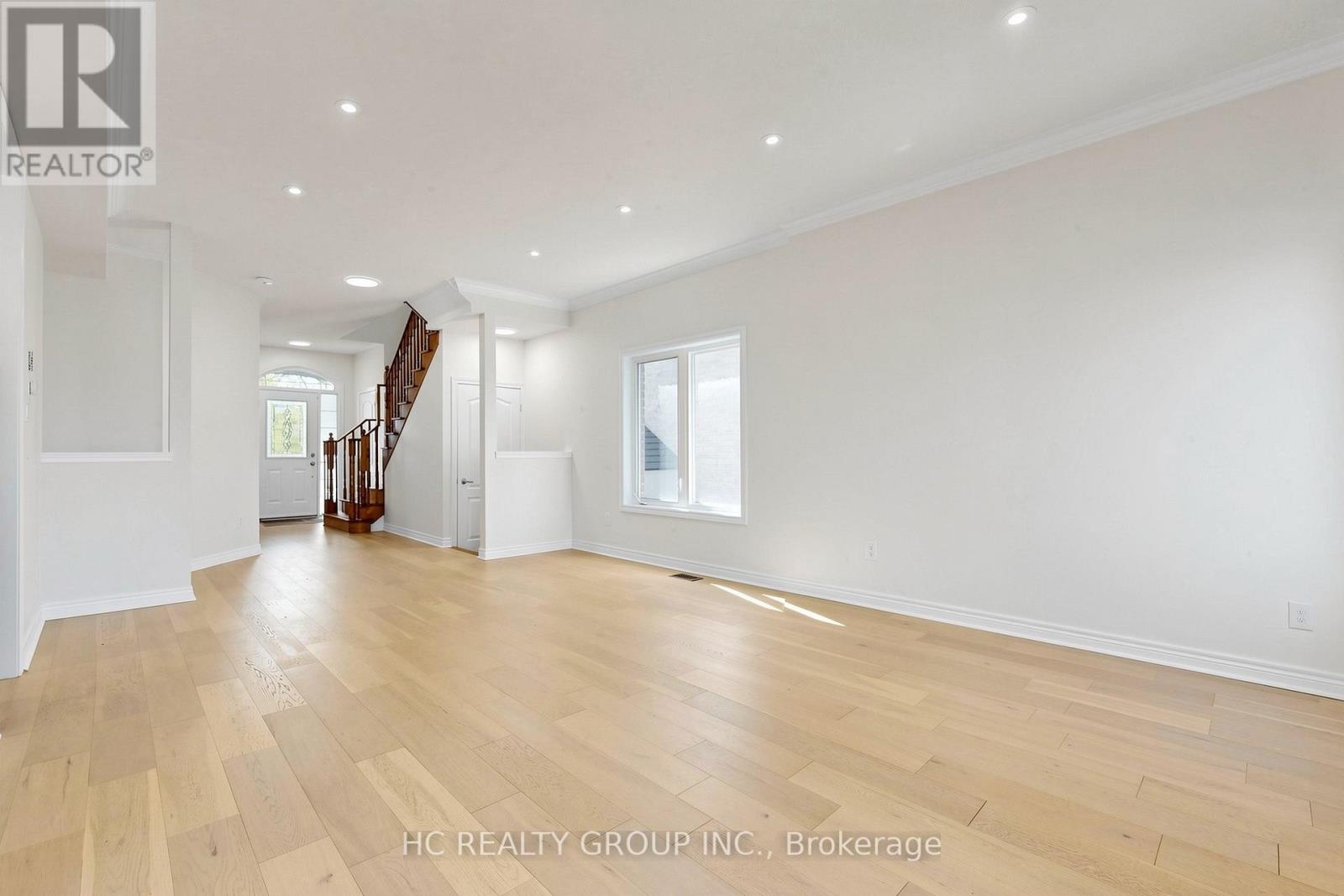 465 Woodspring Avenue, Newmarket, Ontario  L3X 3L1 - Photo 4 - N13187978