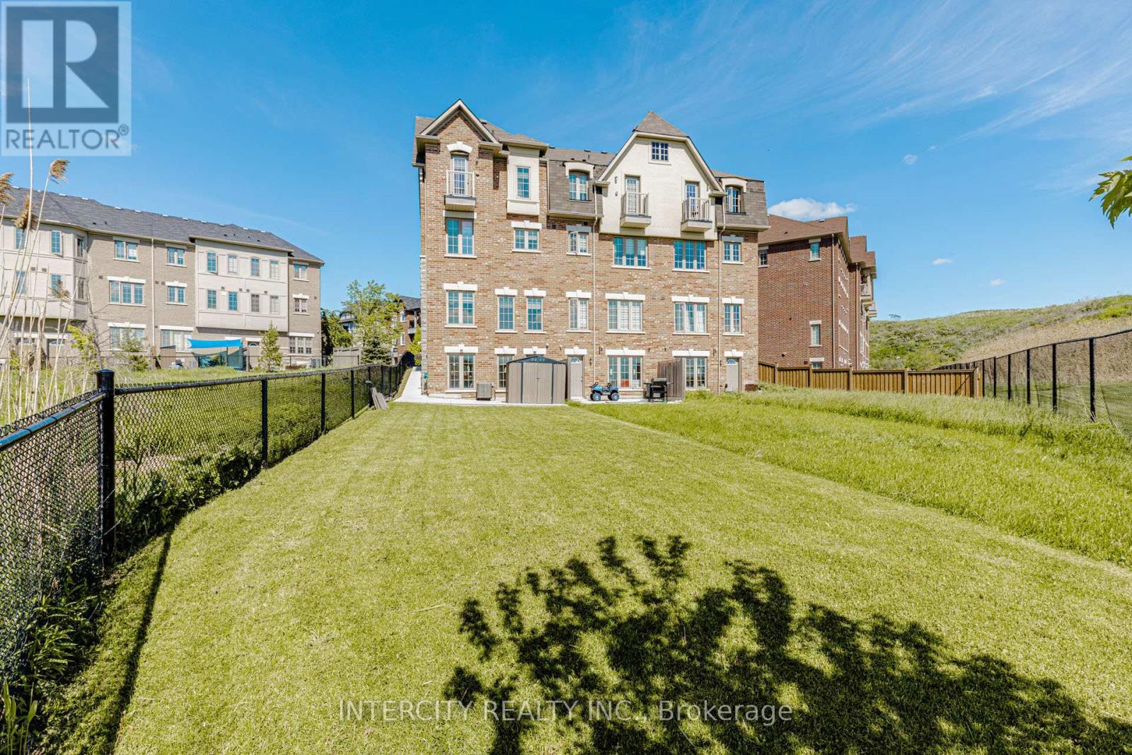 44 Shiff Crescent, Brampton, Ontario  L6Z 0B4 - Photo 2 - W13216628