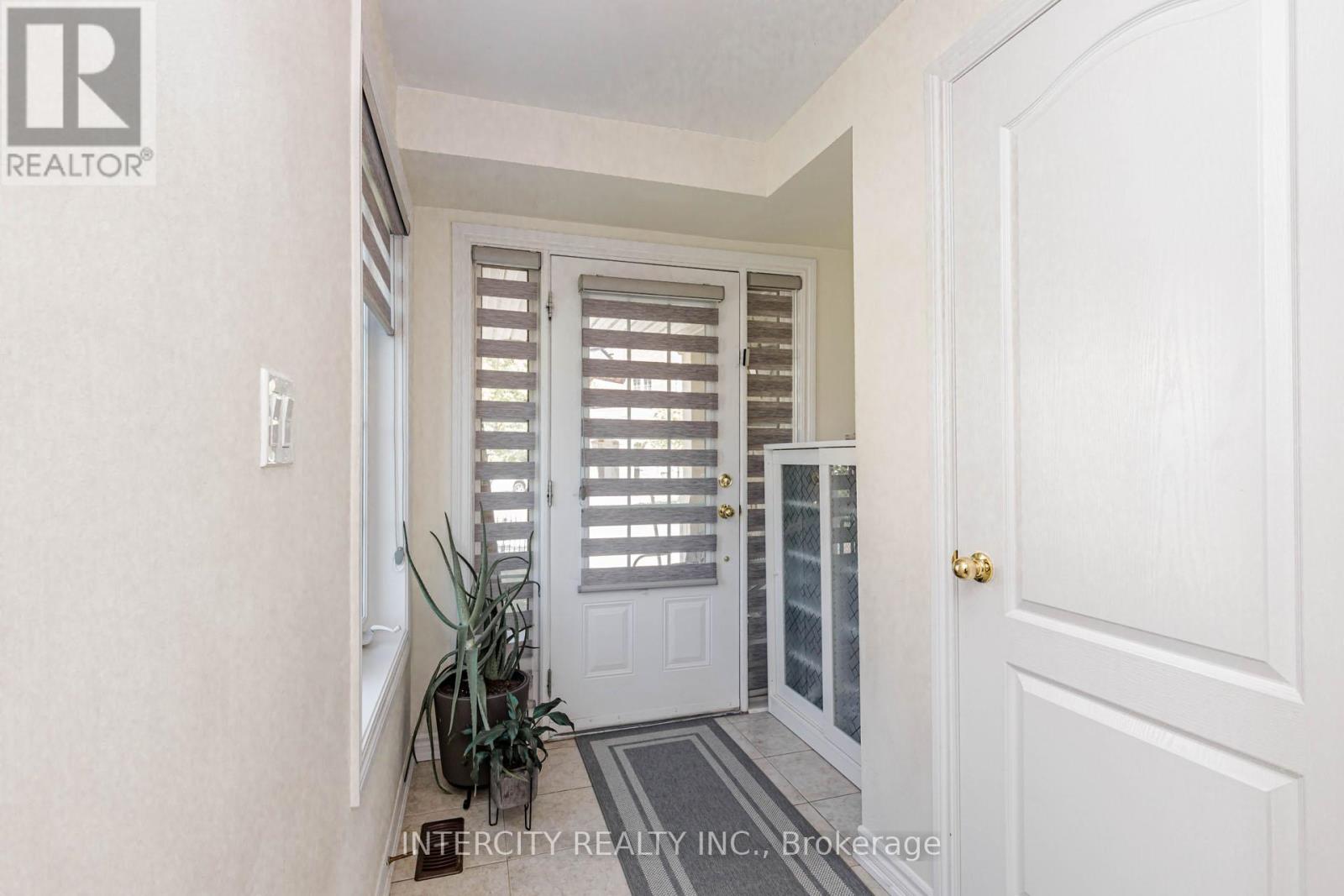 44 Shiff Crescent, Brampton, Ontario  L6Z 0B4 - Photo 6 - W13216628