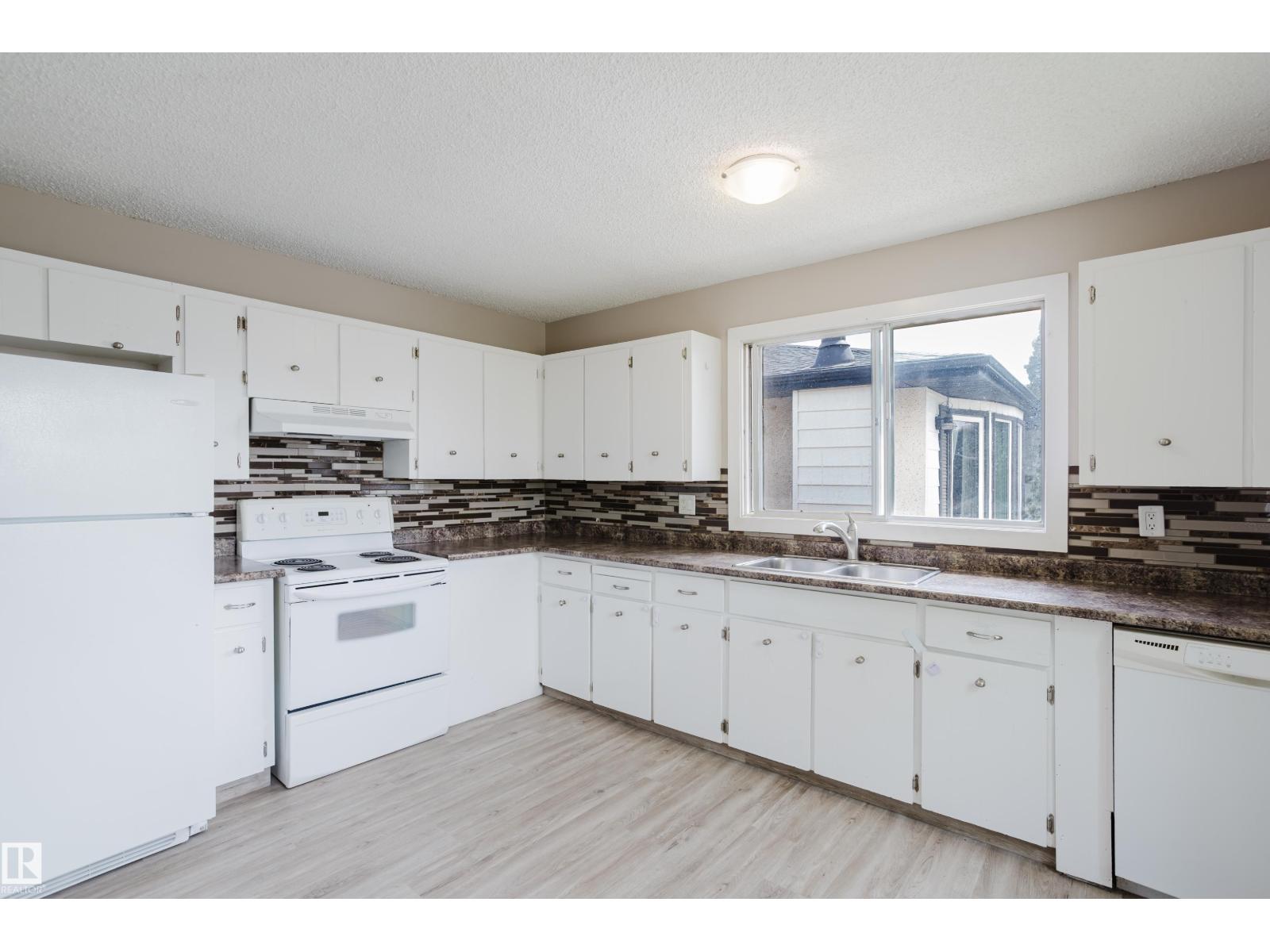 11916 152a Av NW, Edmonton, Alberta  T5X 1E6 - Photo 4 - E4490942