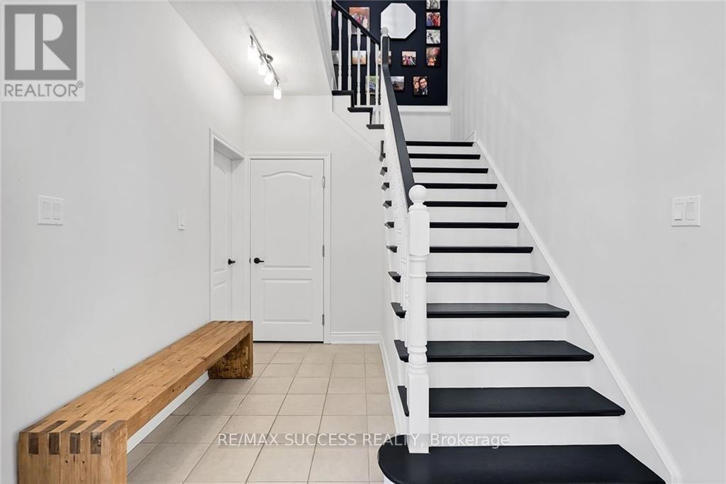 64 Garth Trails Crescent, Hamilton, Ontario  L9B 2X1 - Photo 14 - X13218006