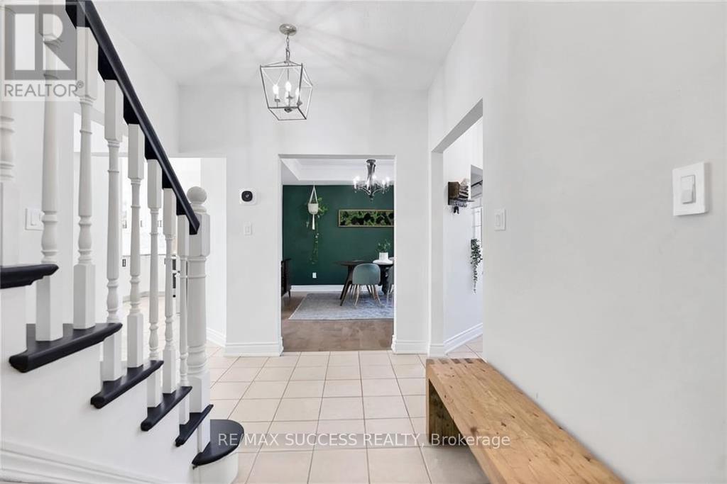 64 Garth Trails Crescent, Hamilton, Ontario  L9B 2X1 - Photo 18 - X13218006