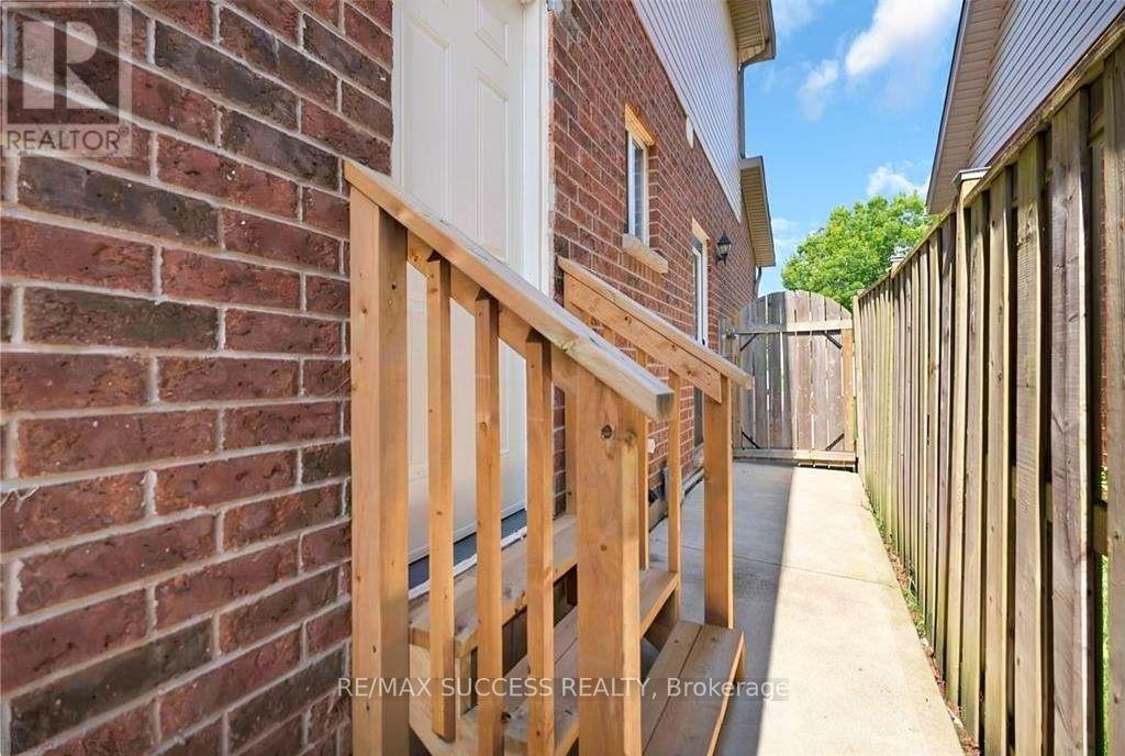 64 Garth Trails Crescent, Hamilton, Ontario  L9B 2X1 - Photo 36 - X13218006