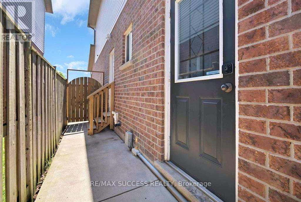 64 Garth Trails Crescent, Hamilton, Ontario  L9B 2X1 - Photo 37 - X13218006