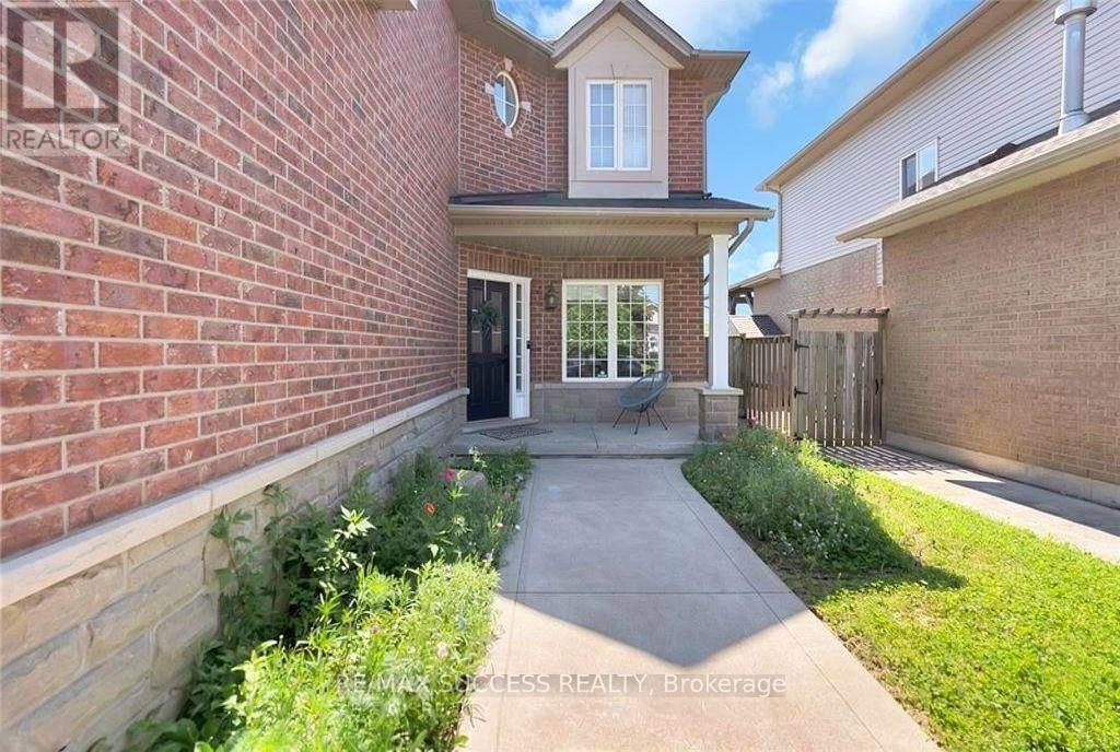 64 Garth Trails Crescent, Hamilton, Ontario  L9B 2X1 - Photo 5 - X13218006