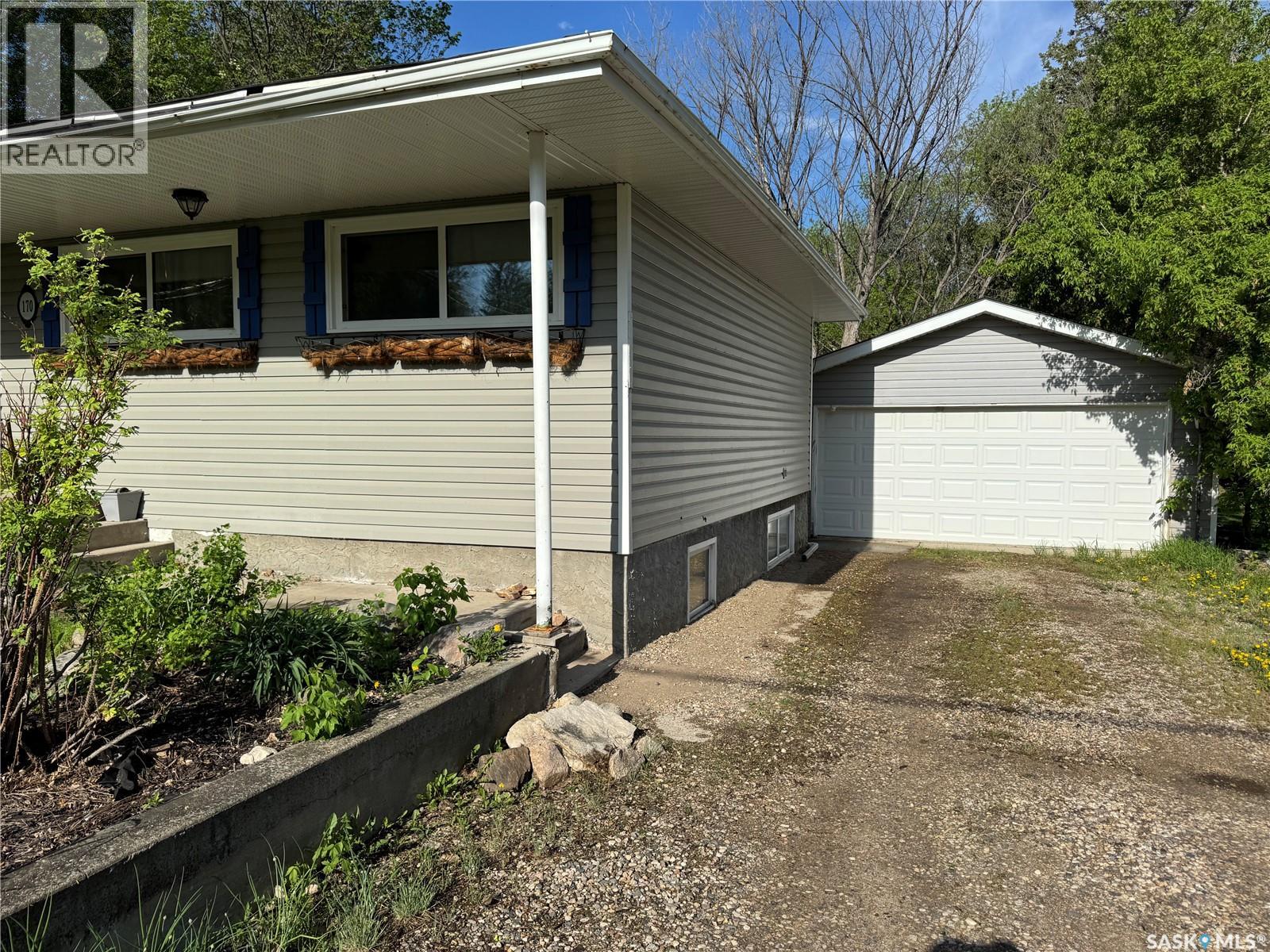 170 Elgin Crescent, Lumsden, Saskatchewan  S0G 3C0 - Photo 2 - SK037352