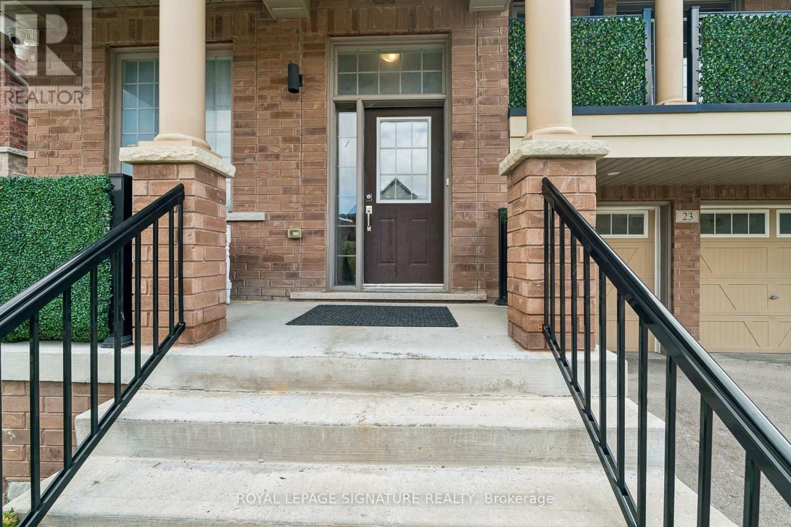 23 Cyprus Glen, East Gwillimbury, Ontario  L9N 0S9 - Photo 3 - N13207670