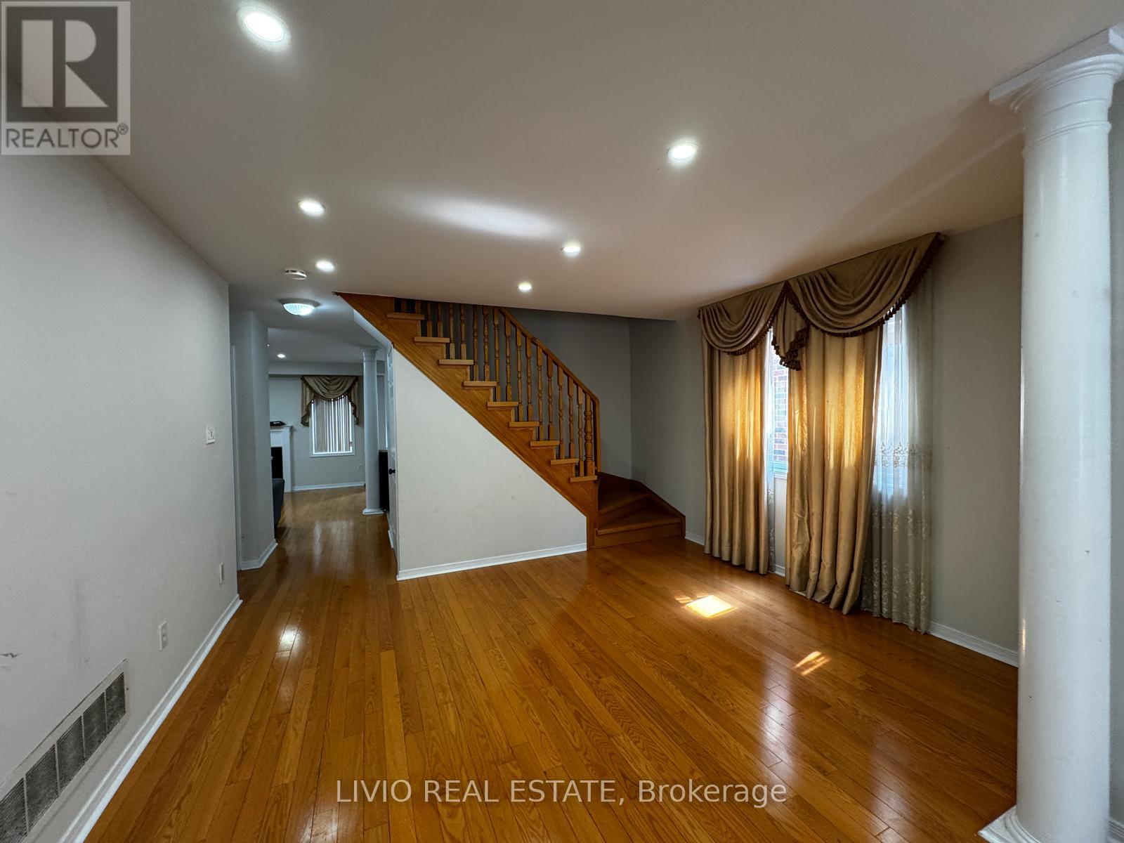 11a Seasons Drive, Toronto, Ontario  M1X 1X4 - Photo 10 - E13218022