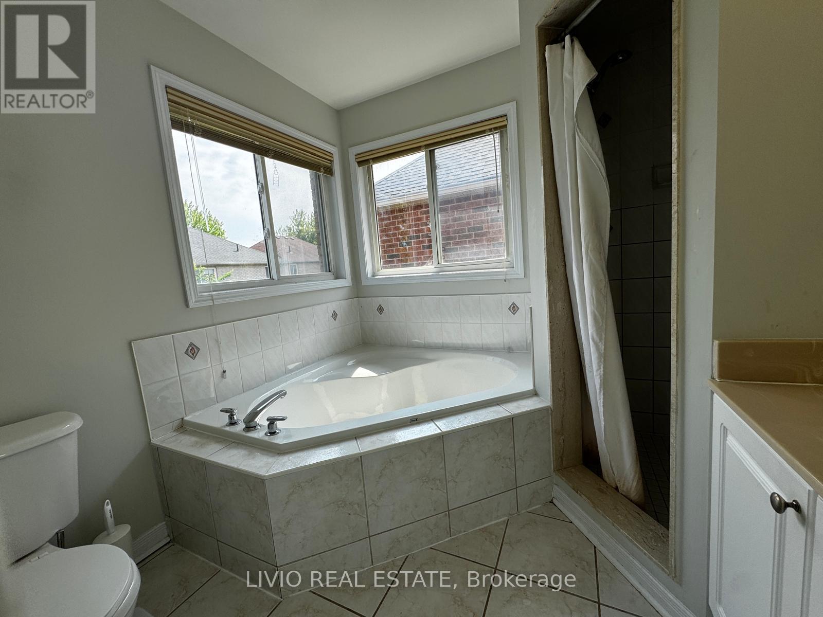 11a Seasons Drive, Toronto, Ontario  M1X 1X4 - Photo 16 - E13218022