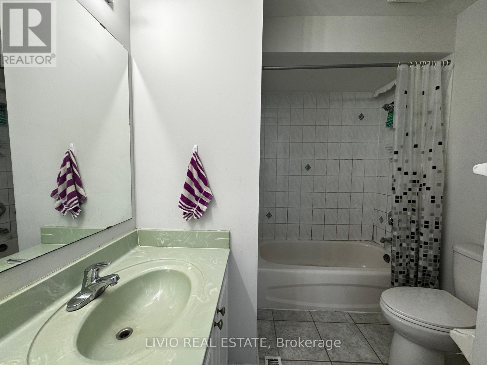 11a Seasons Drive, Toronto, Ontario  M1X 1X4 - Photo 19 - E13218022