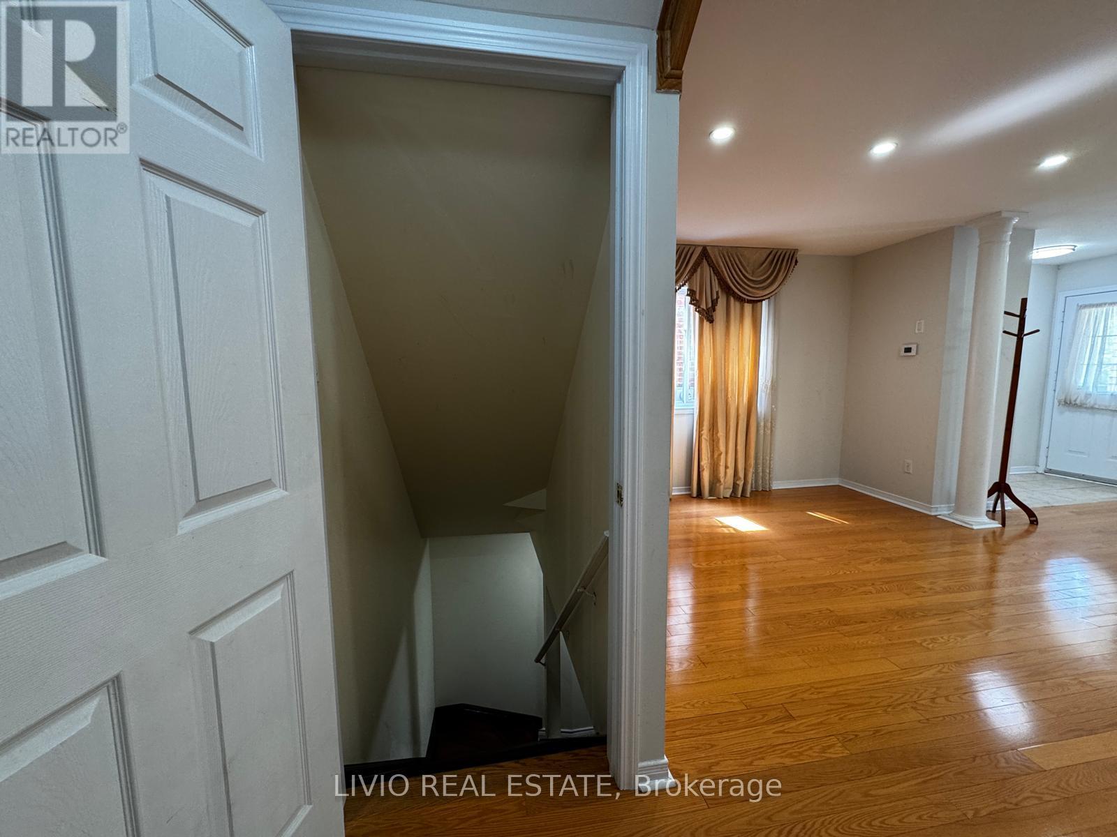 11a Seasons Drive, Toronto, Ontario  M1X 1X4 - Photo 21 - E13218022