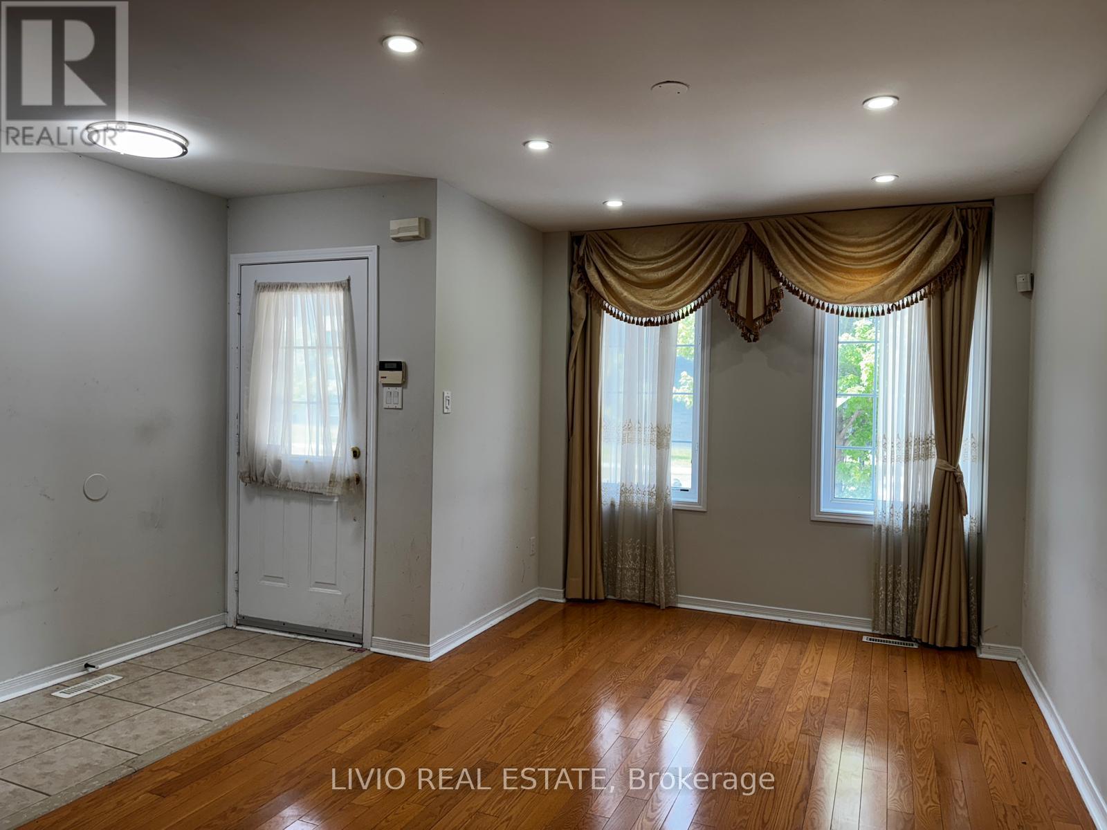 11a Seasons Drive, Toronto, Ontario  M1X 1X4 - Photo 4 - E13218022