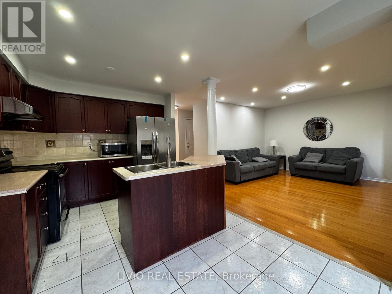 11a Seasons Drive, Toronto, Ontario  M1X 1X4 - Photo 6 - E13218022