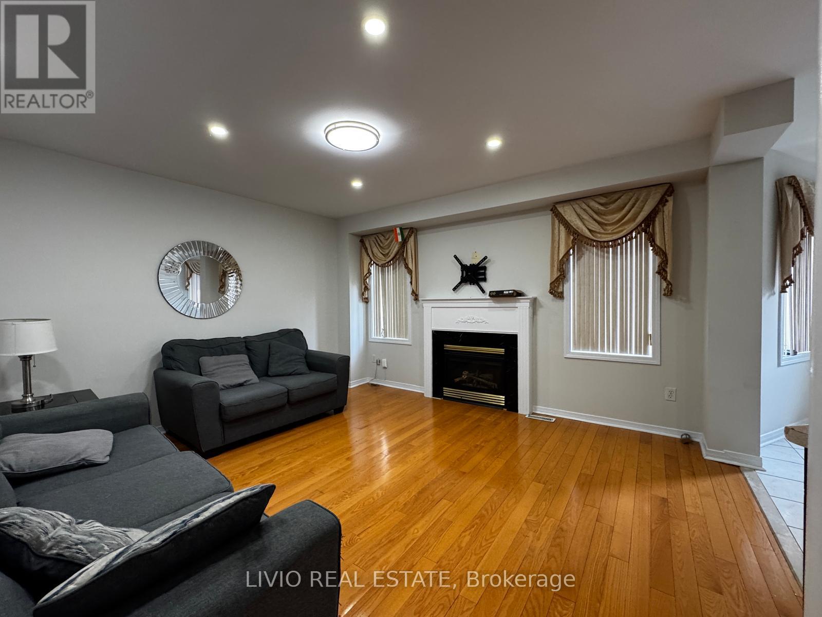 11a Seasons Drive, Toronto, Ontario  M1X 1X4 - Photo 7 - E13218022