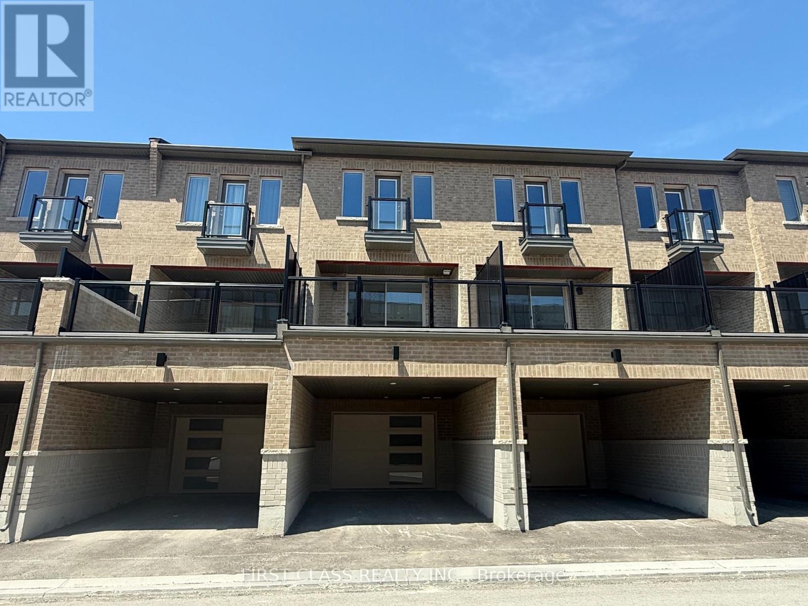 533 Vine Cliff Boulevard, Markham, Ontario  L6C 1L2 - Photo 2 - N13218082