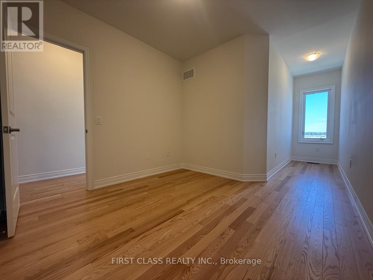 533 Vine Cliff Boulevard, Markham, Ontario  L6C 1L2 - Photo 9 - N13218082