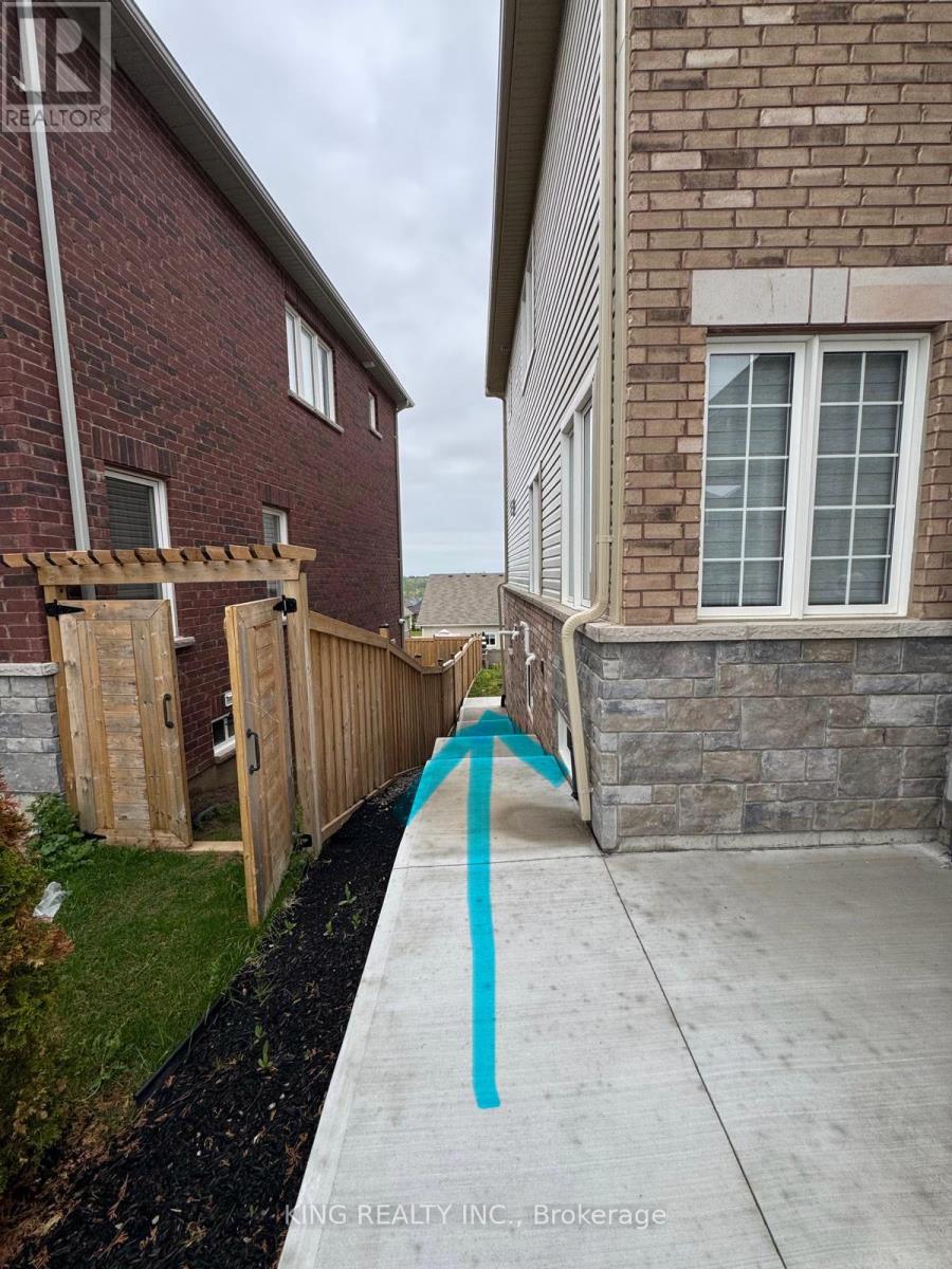 83 ATLANTIS DRIVE, Orillia, Ontario