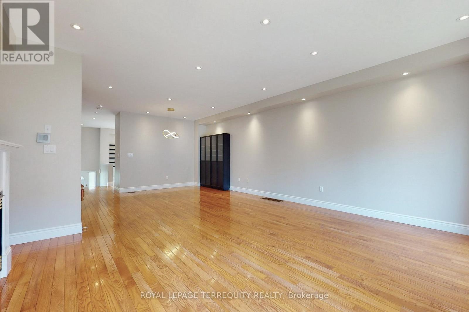 46 - 1130 Cawthra Road, Mississauga, Ontario  L5G 4V7 - Photo 2 - W13218024