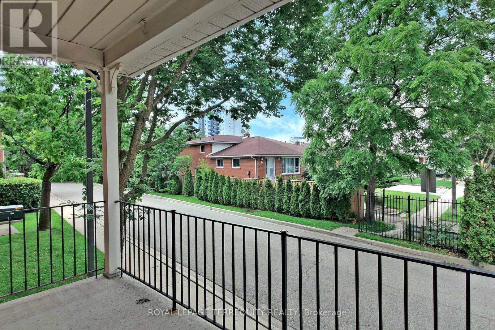 46 - 1130 Cawthra Road, Mississauga, Ontario  L5G 4V7 - Photo 5 - W13218024