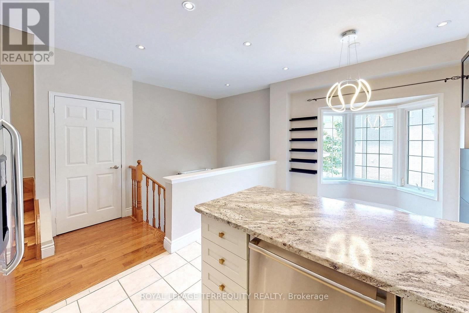46 - 1130 Cawthra Road, Mississauga, Ontario  L5G 4V7 - Photo 8 - W13218024