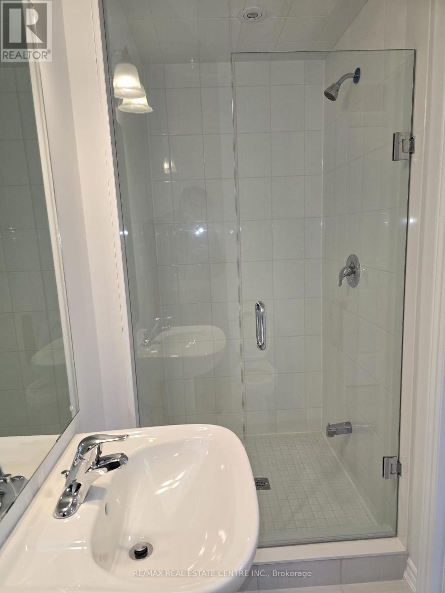 5959 Saigon Street, Mississauga, Ontario  L6H 7G1 - Photo 14 - W13218038
