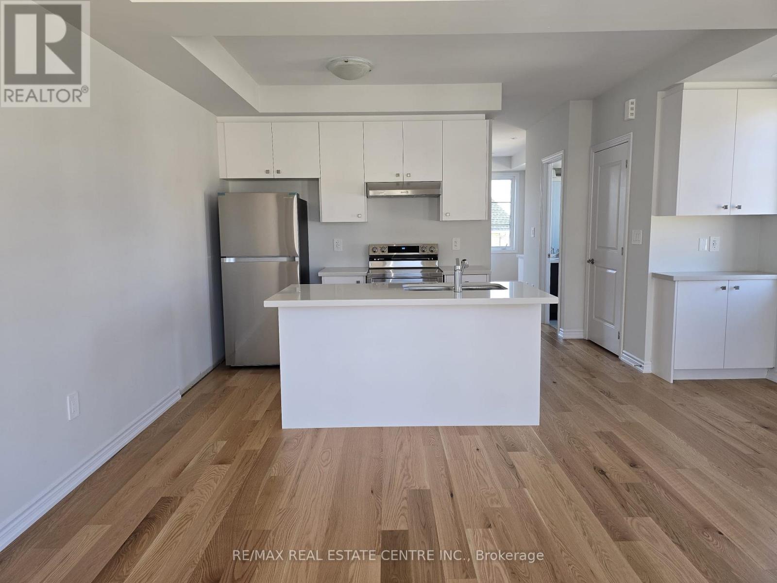 5959 Saigon Street, Mississauga, Ontario  L6H 7G1 - Photo 2 - W13218038