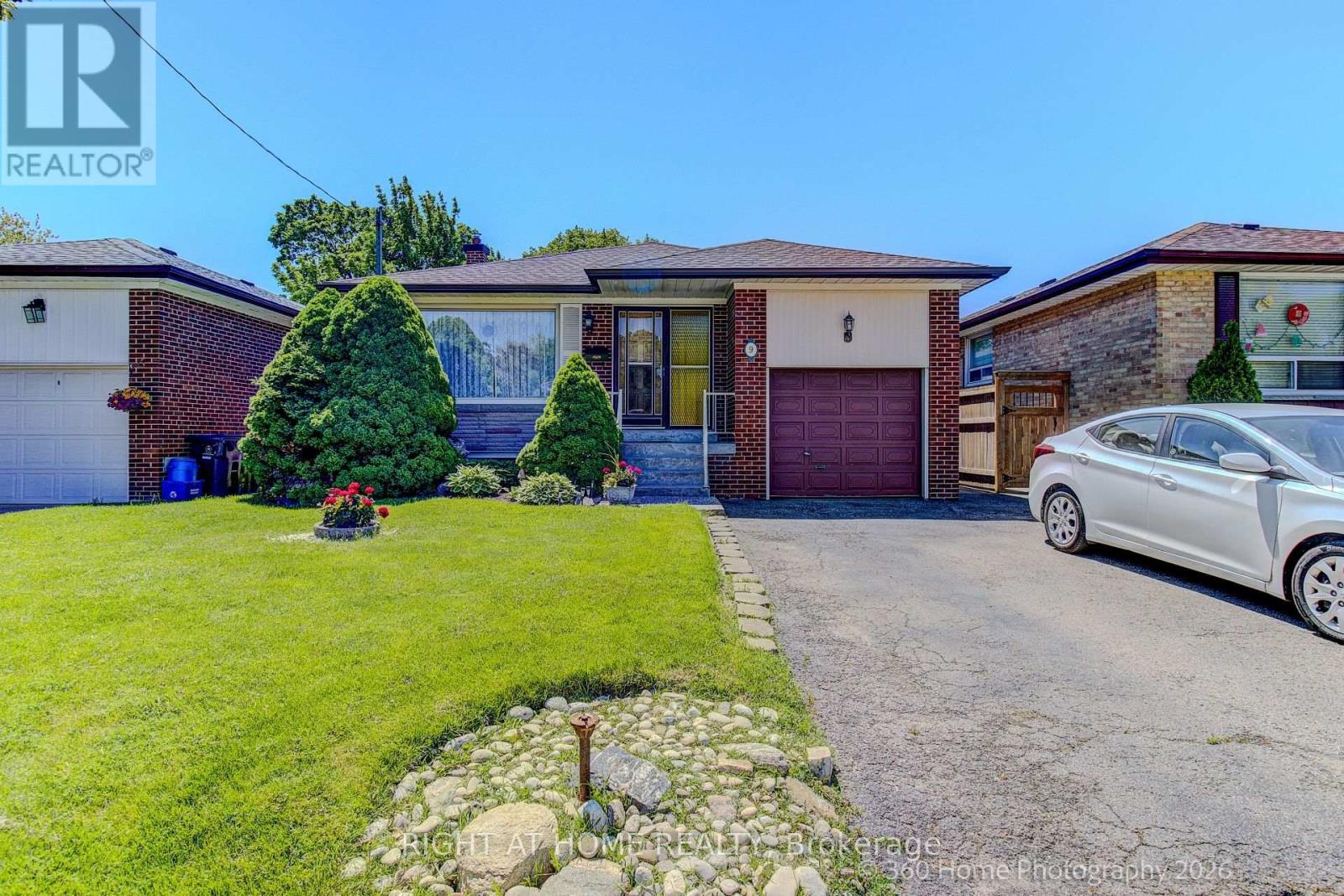9 STEVENHARRIS DRIVE, Toronto, Ontario